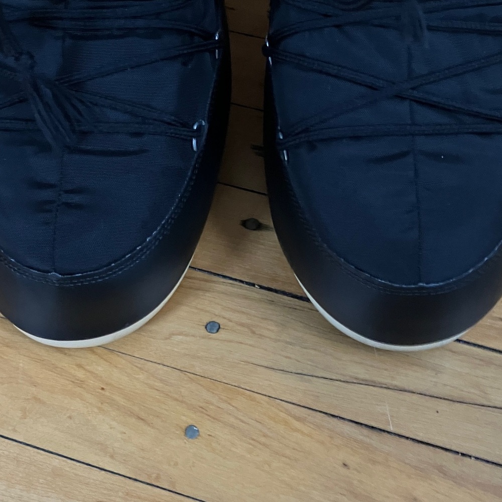 MOON BOOT Classic Black and White Snow Boots sz 7/8.5 - Picture 3 of 8